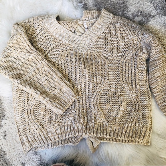 POL Open Back Sweater with Bow Detail - Picture 7 of 7